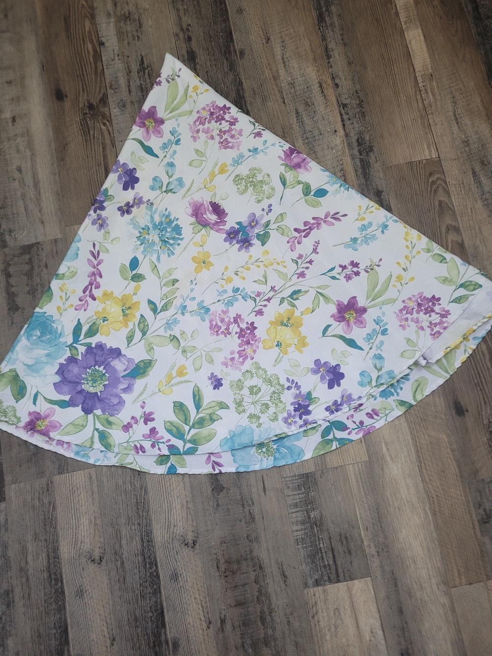 White Colorful Spring Floral 70" Round Tablecloth